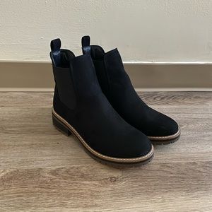 Kensie. black chelsea booties